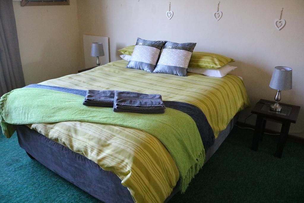Grysbok Self Catering Accommodation オーツホーン エクステリア 写真